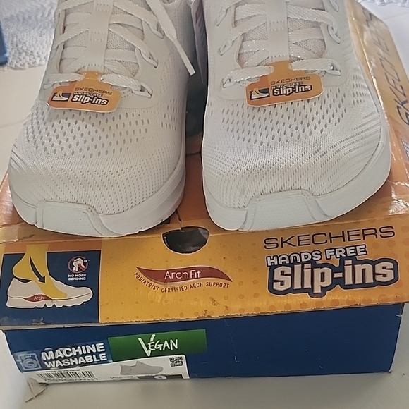 SkechersBrand NEW White Athletic Slip-Ons - Picture 8 of 10
